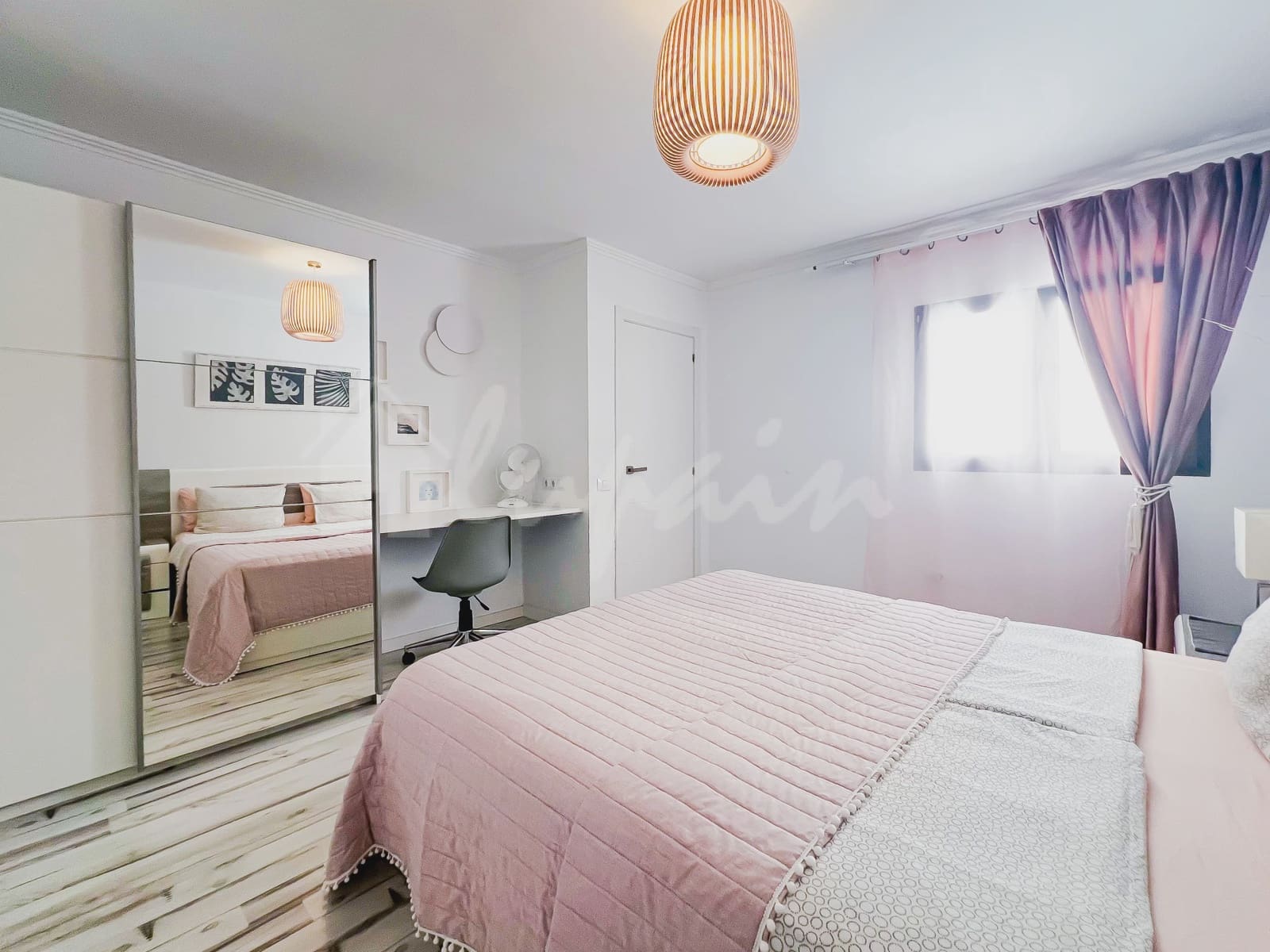 2 sovrum Lägenhet till salu i San Eugenio med pool - 490 000 € (Ref: 9341772)