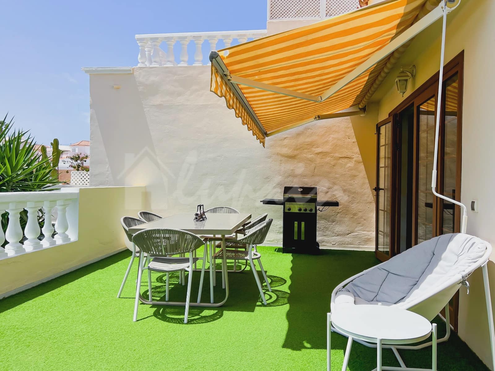 2 sovrum Lägenhet till salu i San Eugenio med pool - 490 000 € (Ref: 9341772)