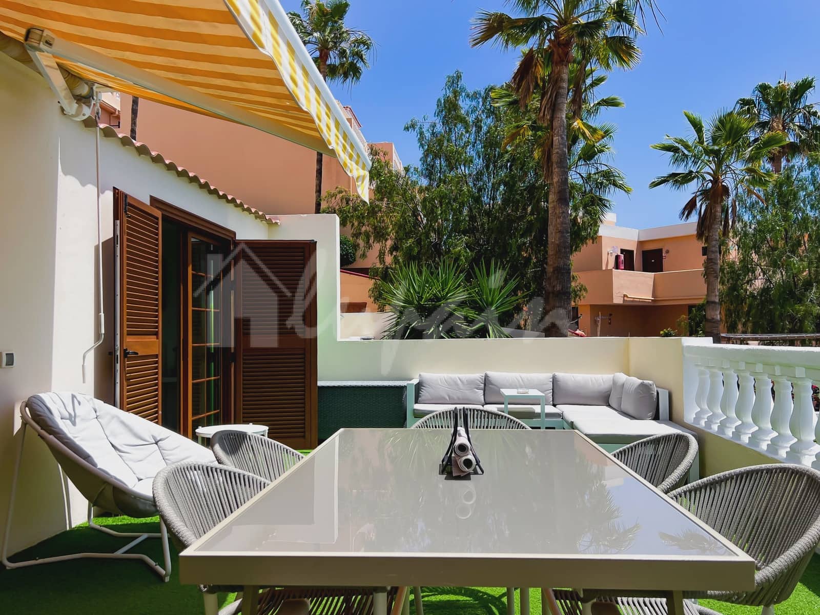 2 sovrum Lägenhet till salu i San Eugenio med pool - 490 000 € (Ref: 9341772)