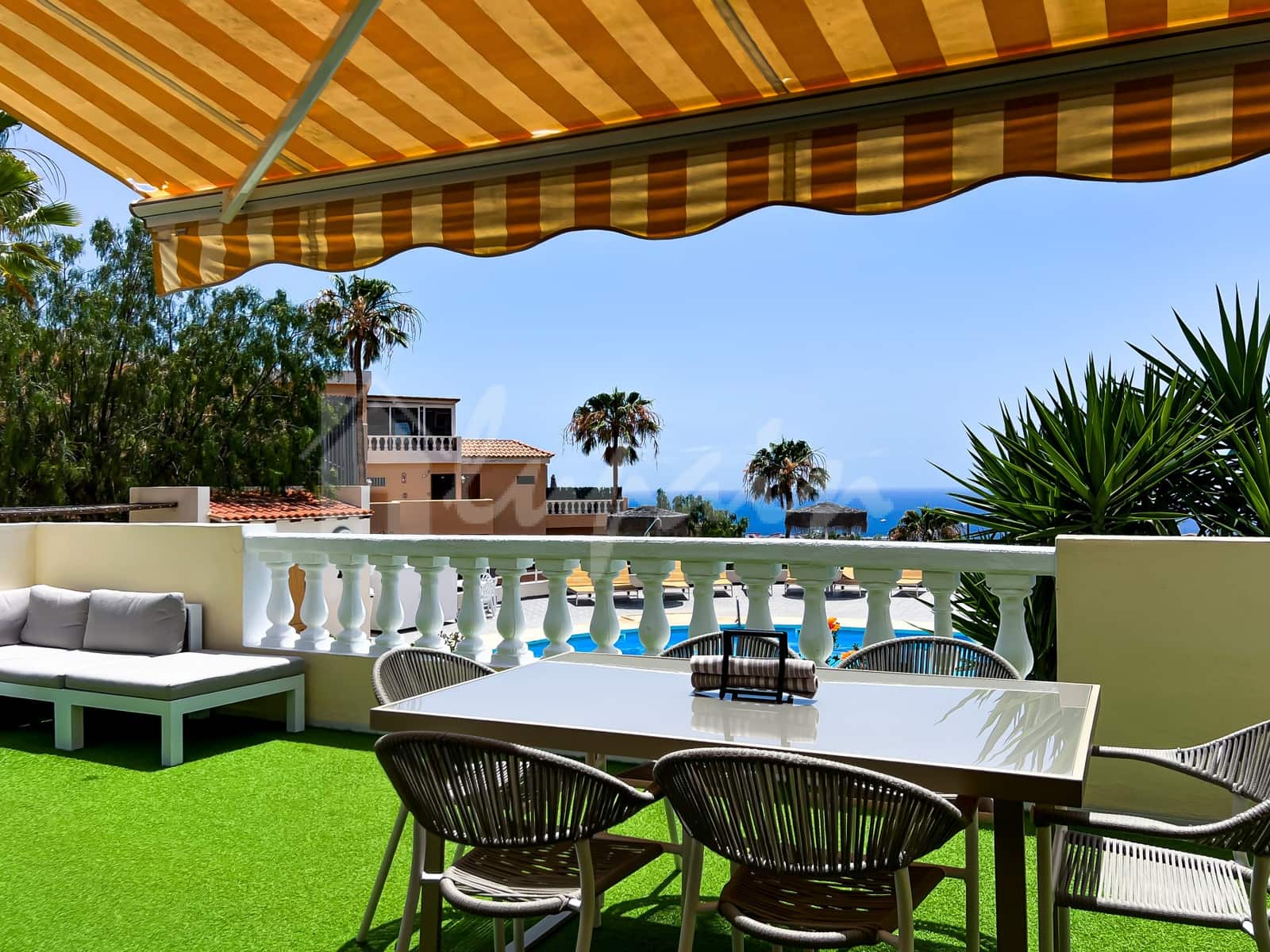 2 sovrum Lägenhet till salu i San Eugenio med pool - 490 000 € (Ref: 9341772)