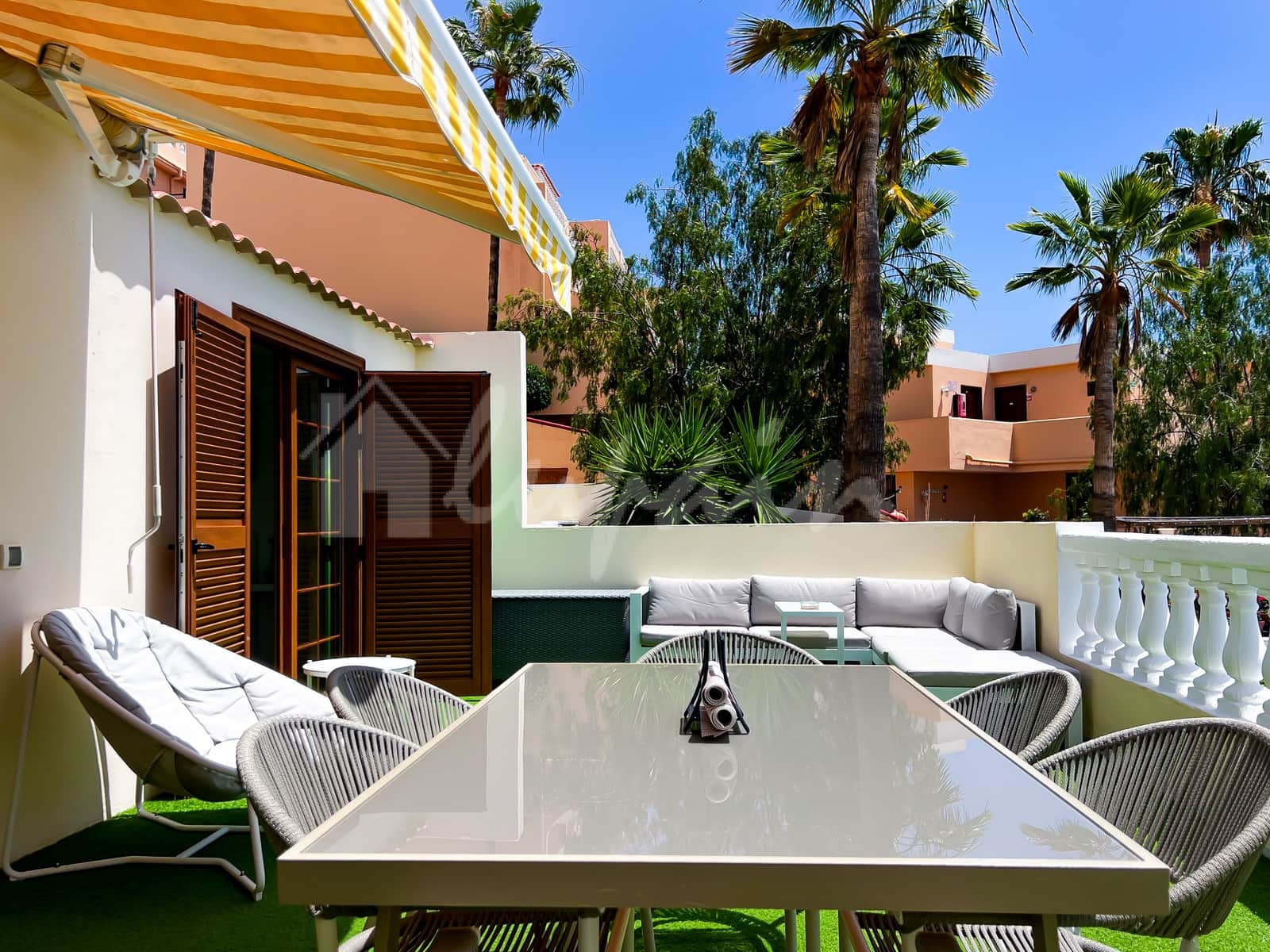 2 sovrum Lägenhet till salu i San Eugenio med pool - 490 000 € (Ref: 9341772)