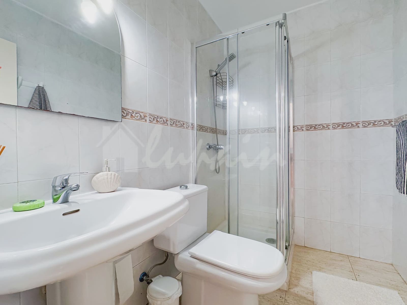 4 soveværelse Lejlighed til salg i Playa del Duque med swimmingpool - € 445.000 (Ref: 9341773)