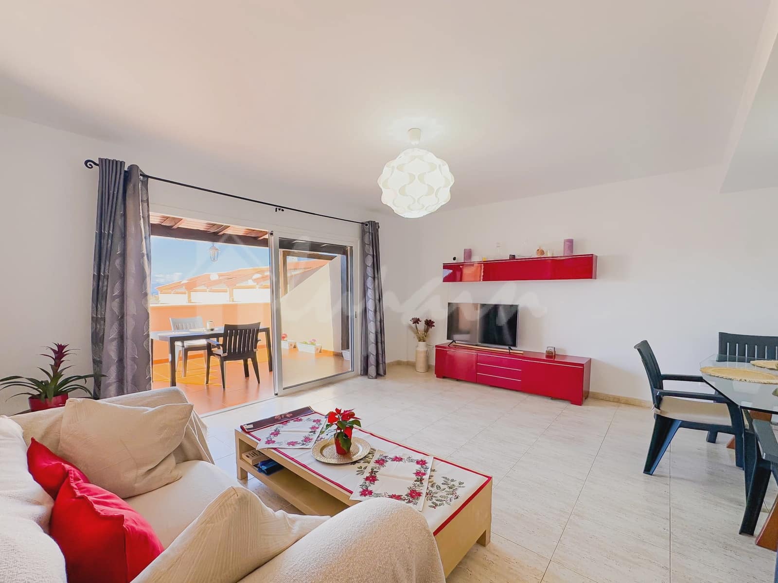 4 soveværelse Lejlighed til salg i Playa del Duque med swimmingpool - € 445.000 (Ref: 9341773)