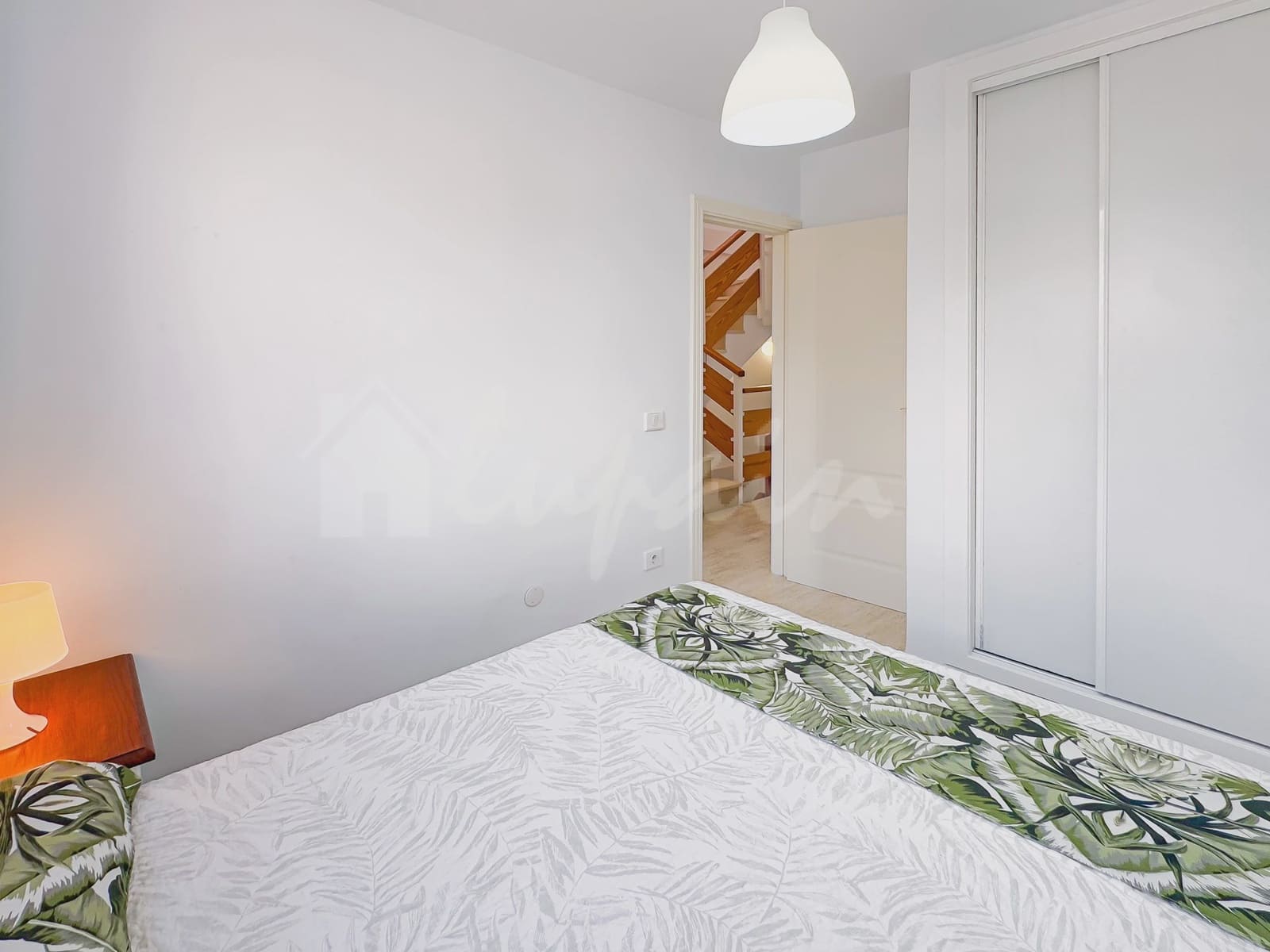 4 soveværelse Lejlighed til salg i Playa del Duque med swimmingpool - € 445.000 (Ref: 9341773)