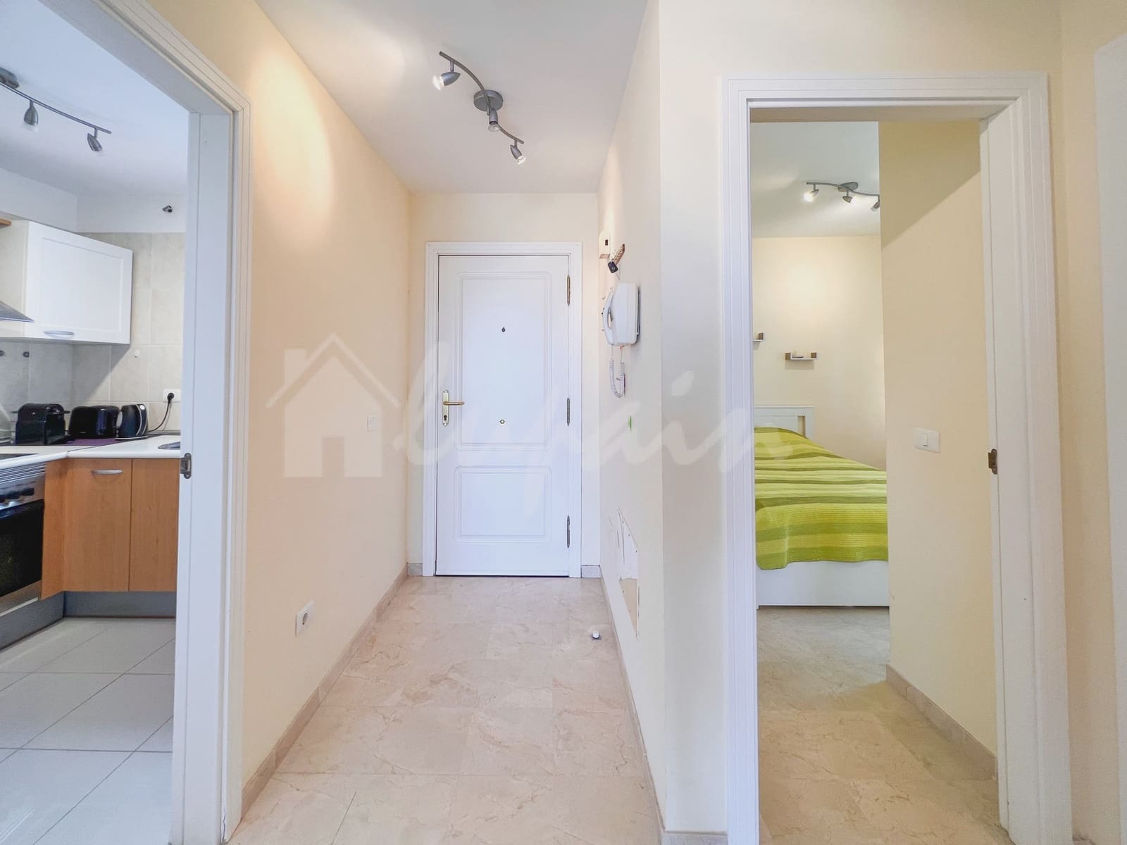 2 makuuhuone Kattohuoneisto myytävänä paikassa Palm-Mar mukana uima-altaan - 459 000 € (Ref: 9341774)