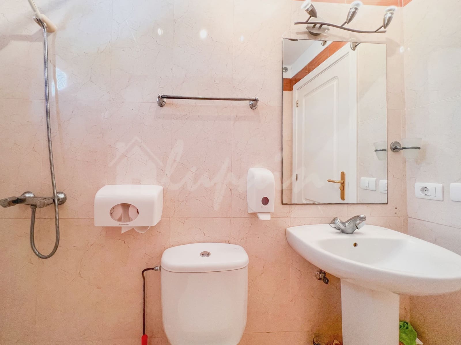 2 makuuhuone Kattohuoneisto myytävänä paikassa Palm-Mar mukana uima-altaan - 459 000 € (Ref: 9341774)