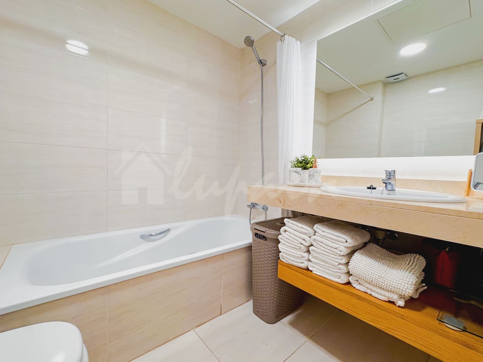 4 makuuhuone Huvila myytävänä paikassa Puerto Santiago mukana uima-altaan - 995 000 € (Ref: 9348788)