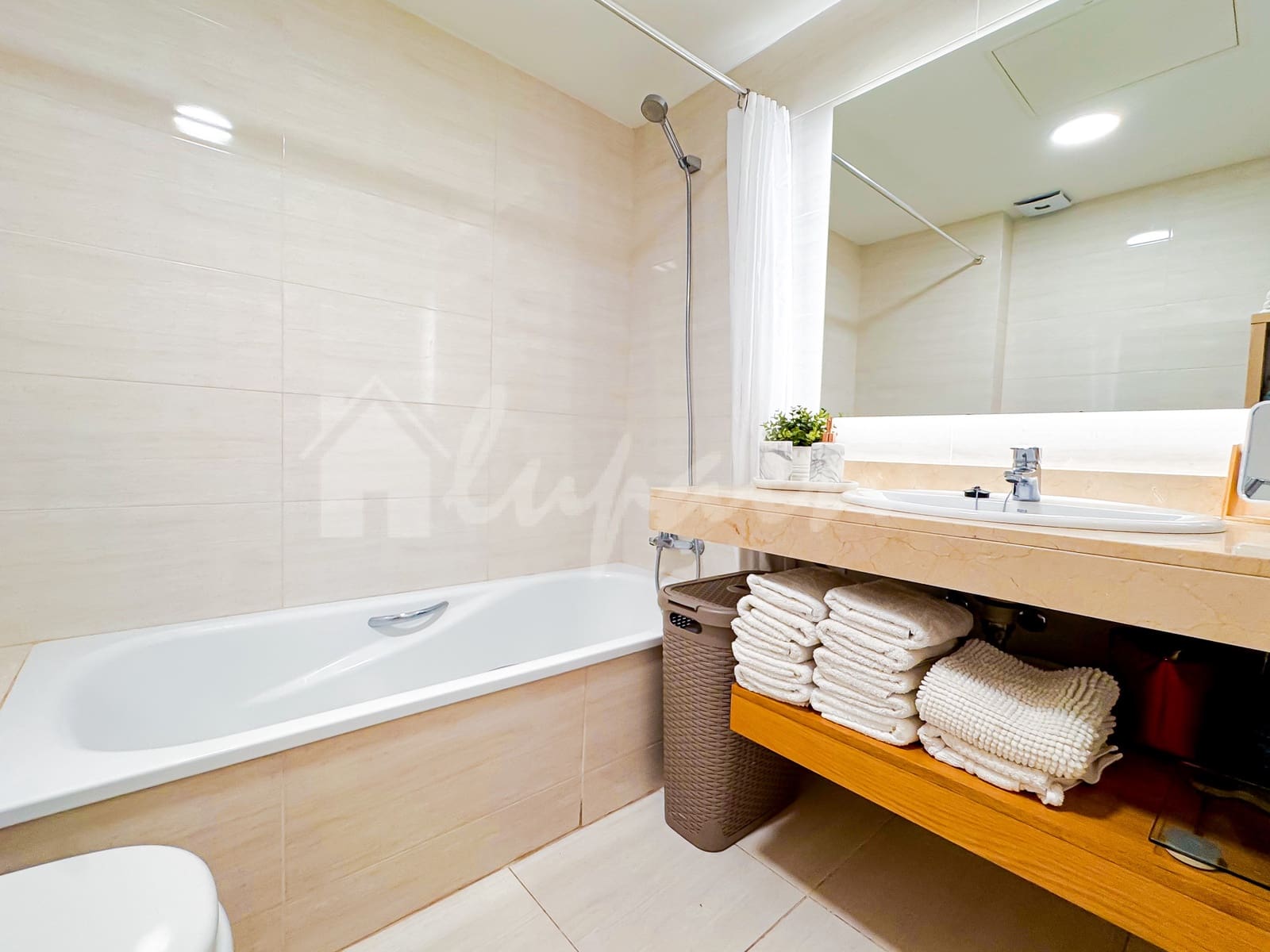 4 makuuhuone Huvila myytävänä paikassa Puerto Santiago mukana uima-altaan - 995 000 € (Ref: 9348788)