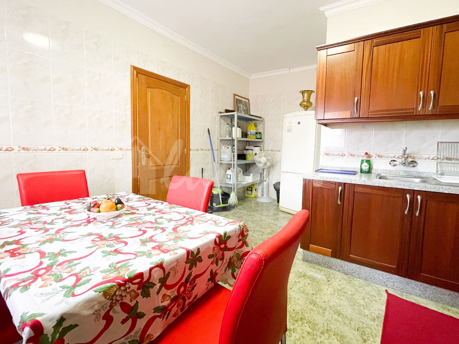 3 bedroom Villa for sale in Granadilla de Abona with garage - € 850,000 (Ref: 9348789)