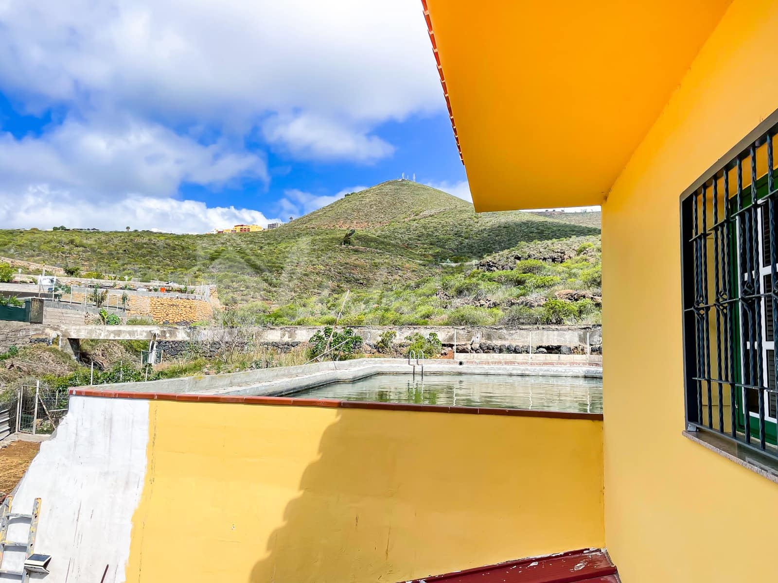 3 bedroom Villa for sale in Granadilla de Abona with garage - € 850,000 (Ref: 9348789)