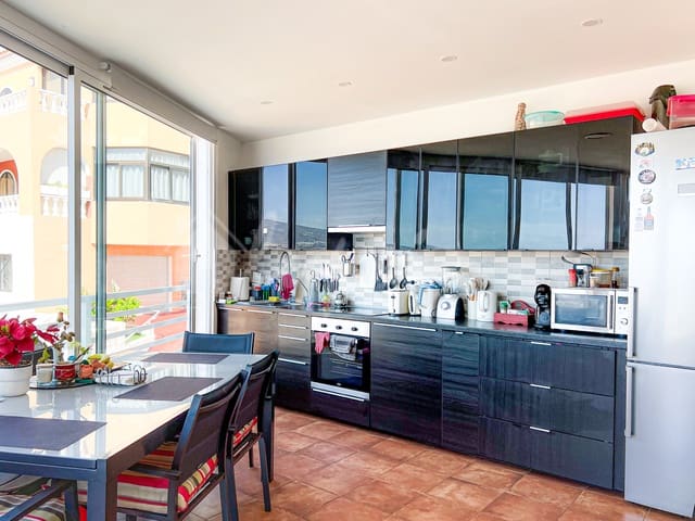 5 soveværelse Villa til salg i Torviscas Centro y Alto, Adeje - € 625.000 (Ref: 9348790)