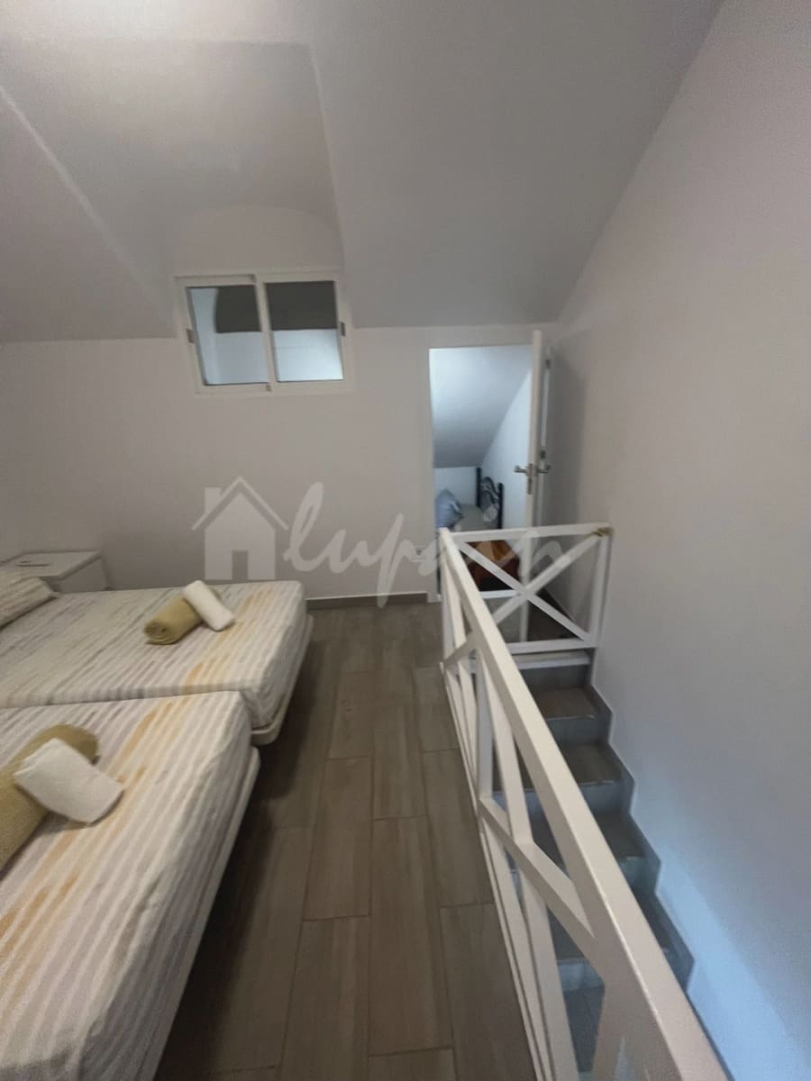 2 soveværelse Lejlighed til salg i Playa de las Americas med swimmingpool - € 470.000 (Ref: 9348791)