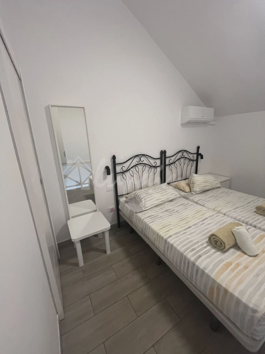 2 soveværelse Lejlighed til salg i Playa de las Americas med swimmingpool - € 470.000 (Ref: 9348791)