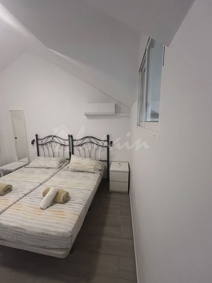 2 soveværelse Lejlighed til salg i Playa de las Americas med swimmingpool - € 470.000 (Ref: 9348791)