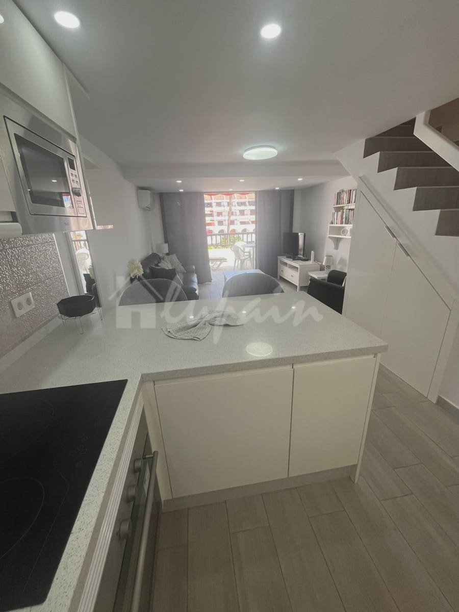 2 soveværelse Lejlighed til salg i Playa de las Americas med swimmingpool - € 470.000 (Ref: 9348791)