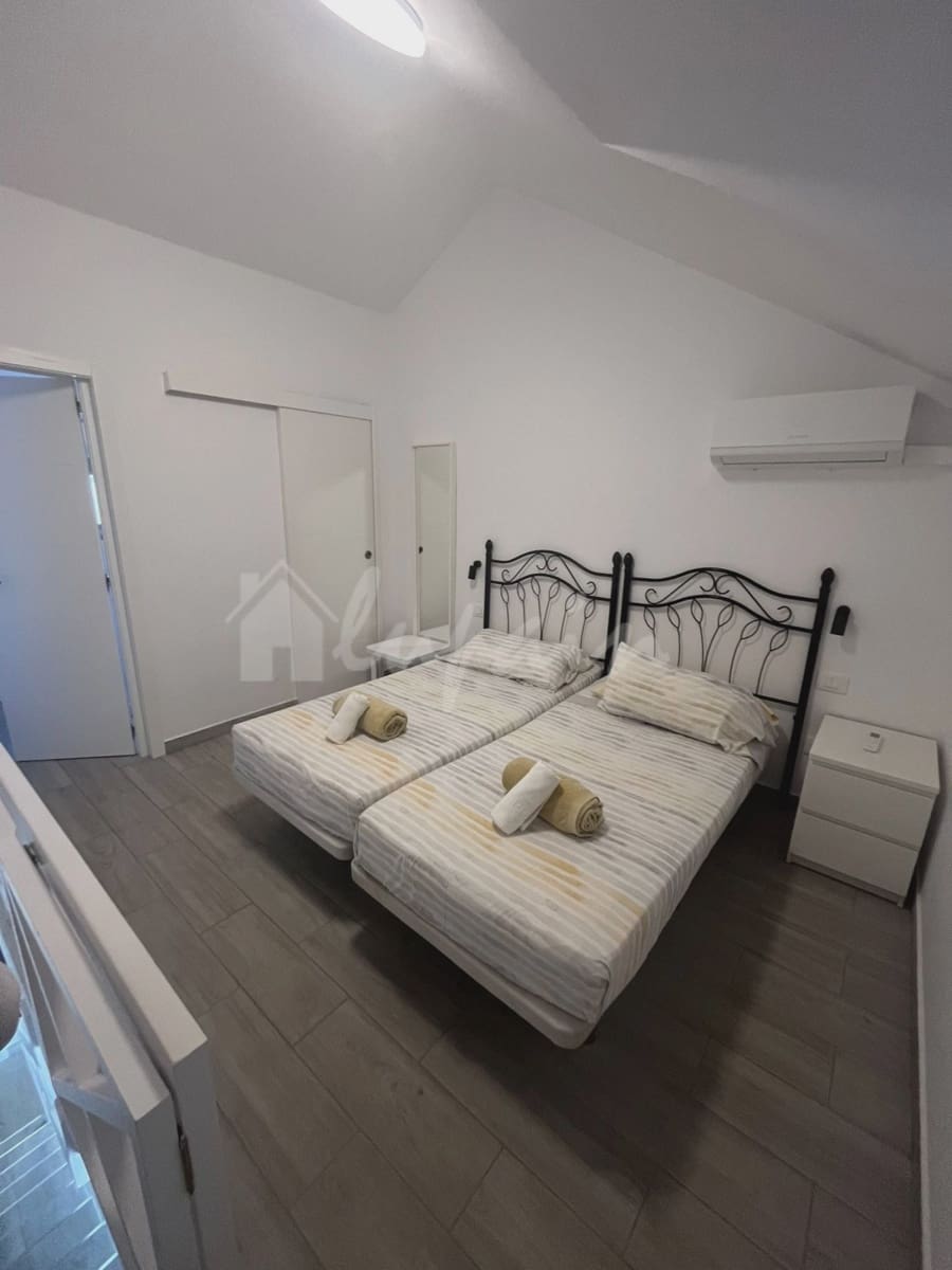 2 soveværelse Lejlighed til salg i Playa de las Americas med swimmingpool - € 470.000 (Ref: 9348791)