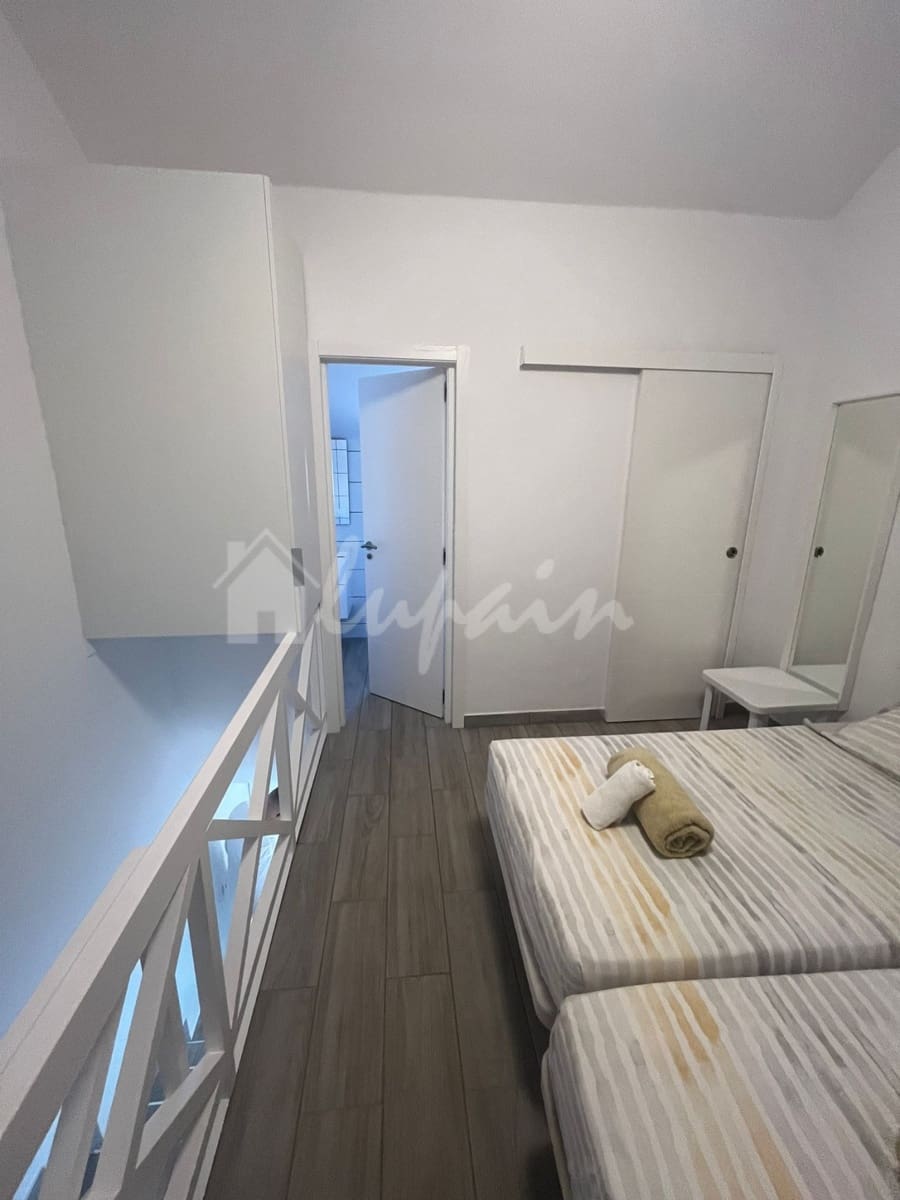 2 slaapkamer Appartement te koop in Playa de las Americas met zwembad - € 470.000 (Ref: 9348791)