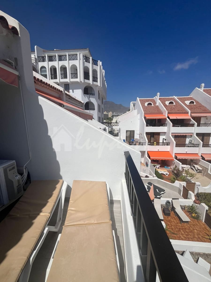 2 slaapkamer Appartement te koop in Playa de las Americas met zwembad - € 470.000 (Ref: 9348791)