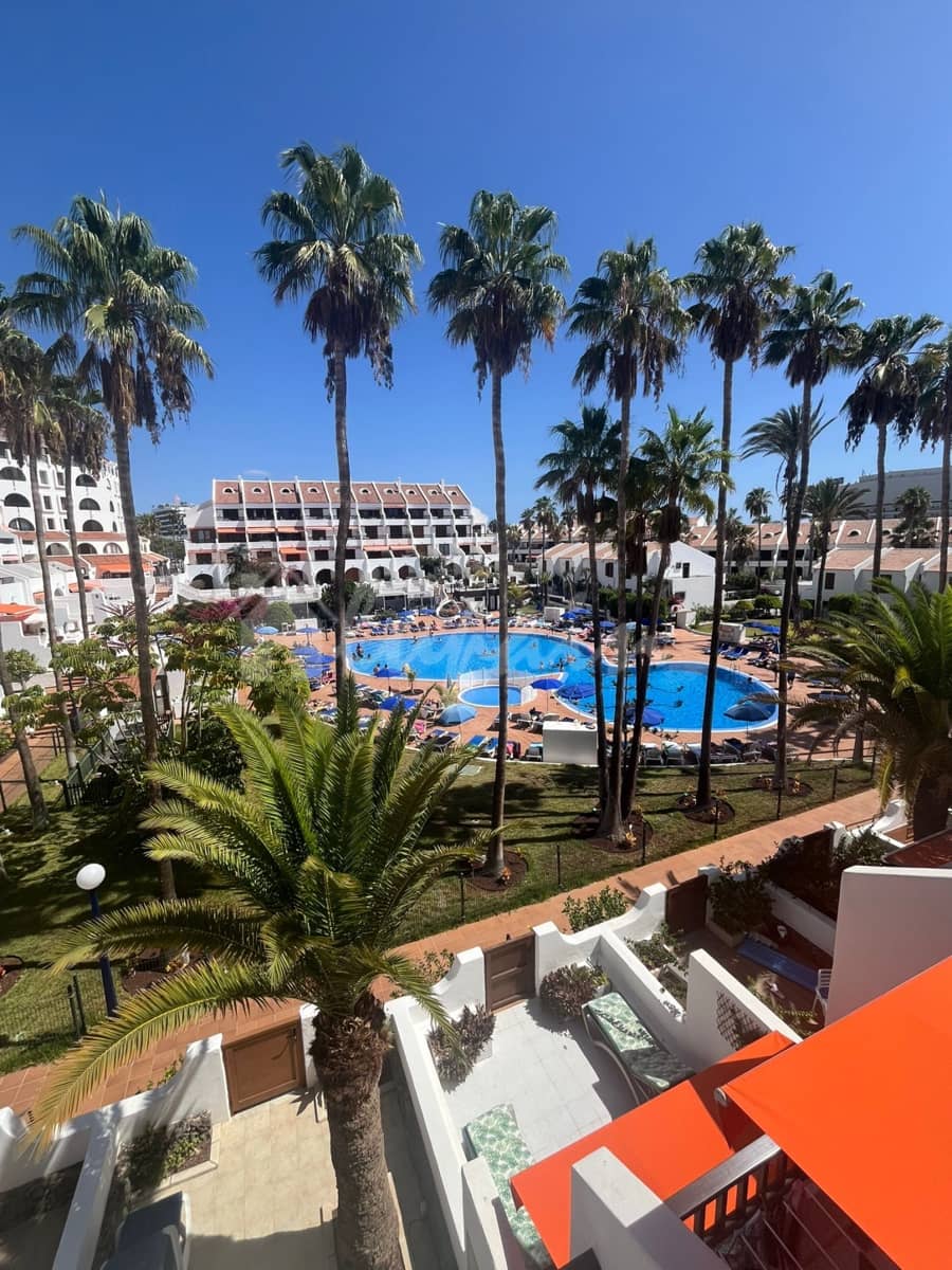 2 slaapkamer Appartement te koop in Playa de las Americas met zwembad - € 470.000 (Ref: 9348791)