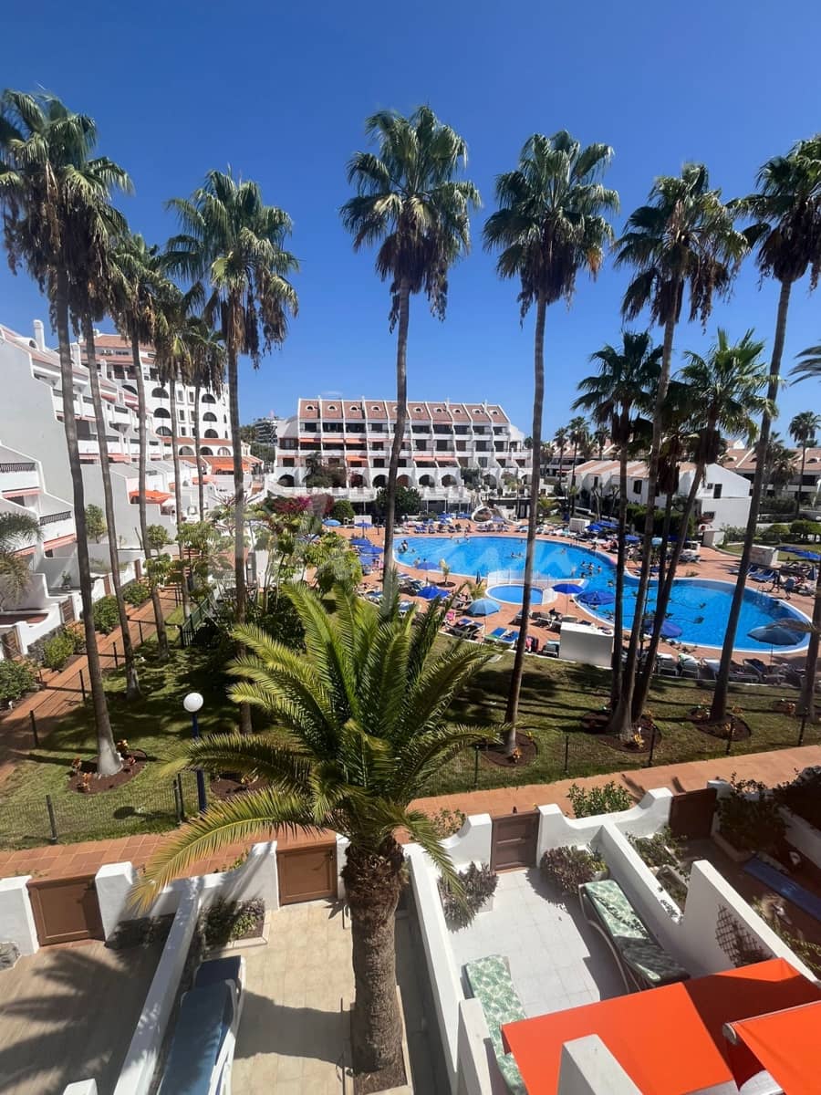 2 slaapkamer Appartement te koop in Playa de las Americas met zwembad - € 470.000 (Ref: 9348791)