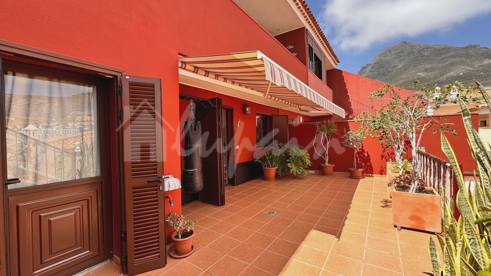2 sovrum Hus till salu i Costa Adeje med pool - 630 000 € (Ref: 9355361)