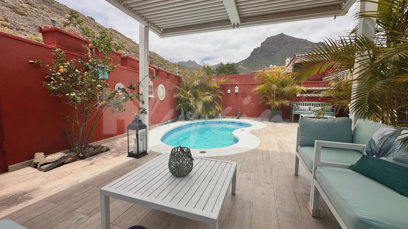 2 sovrum Hus till salu i Costa Adeje med pool - 630 000 € (Ref: 9355361)