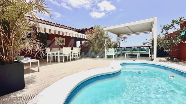 2 bedroom Townhouse for sale in Playa del Duque, Adeje with pool - € 630,000 (Ref: 9355361)