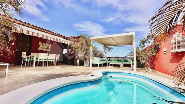 2 bedroom Townhouse for sale in Playa del Duque, Adeje with pool - € 630,000 (Ref: 9355361)