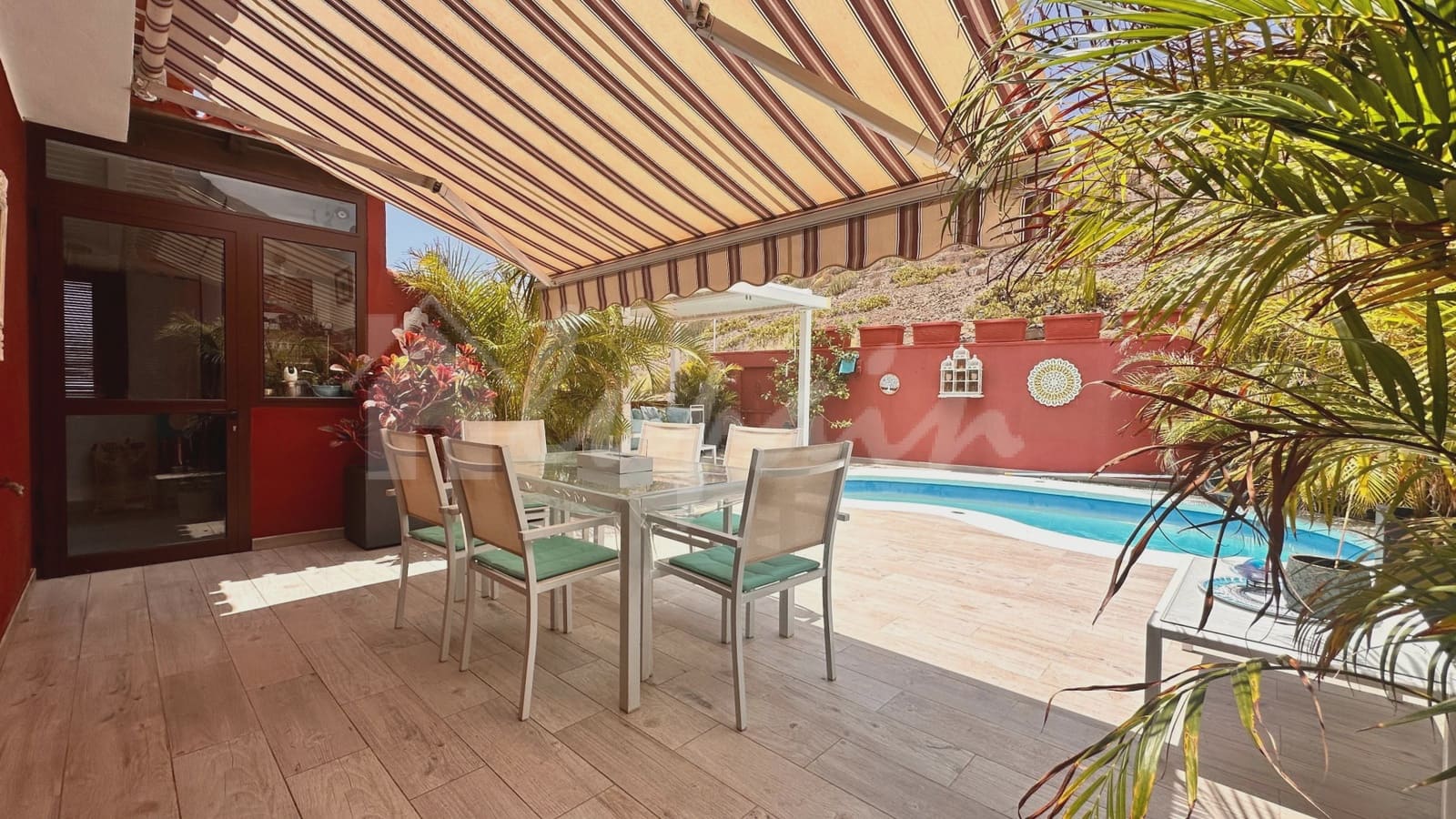 2 sovrum Hus till salu i Costa Adeje med pool - 630 000 € (Ref: 9355361)