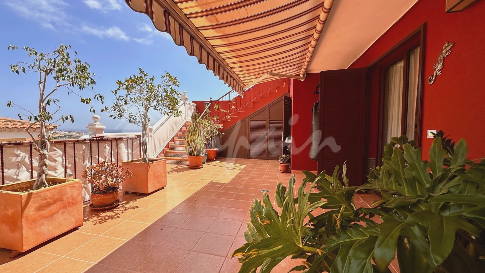 2 sovrum Hus till salu i Costa Adeje med pool - 630 000 € (Ref: 9355361)