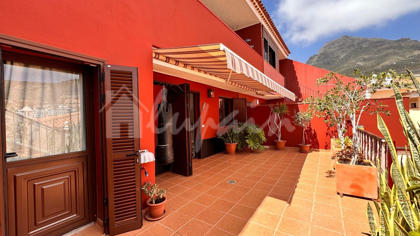 2 slaapkamer Huis te koop in Costa Adeje met zwembad - € 630.000 (Ref: 9355361)