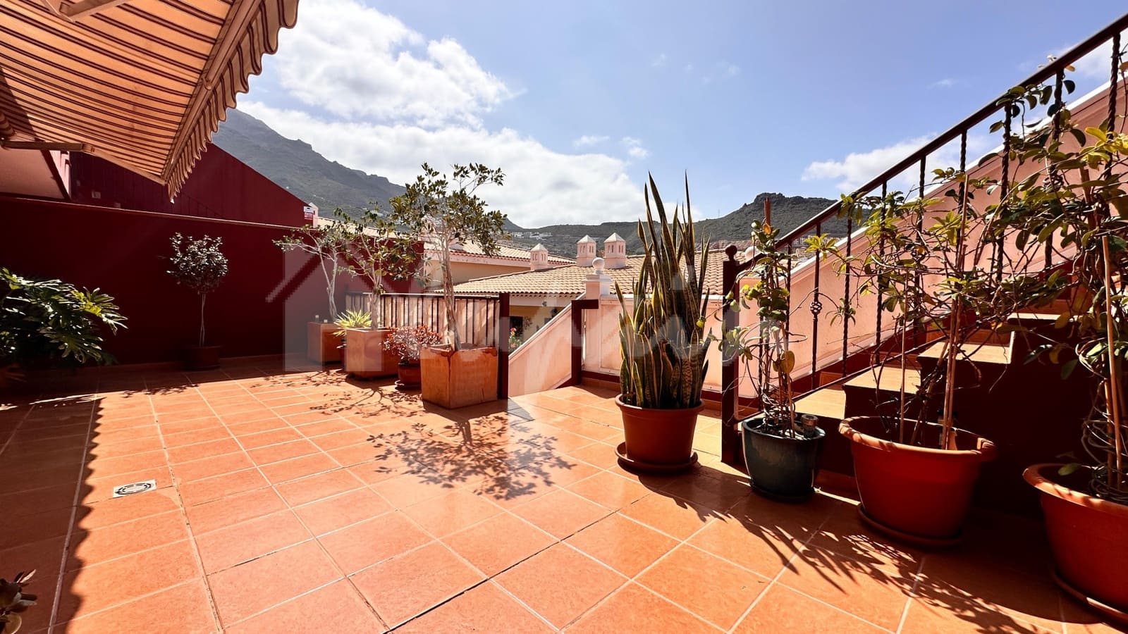 2 slaapkamer Huis te koop in Costa Adeje met zwembad - € 630.000 (Ref: 9355361)