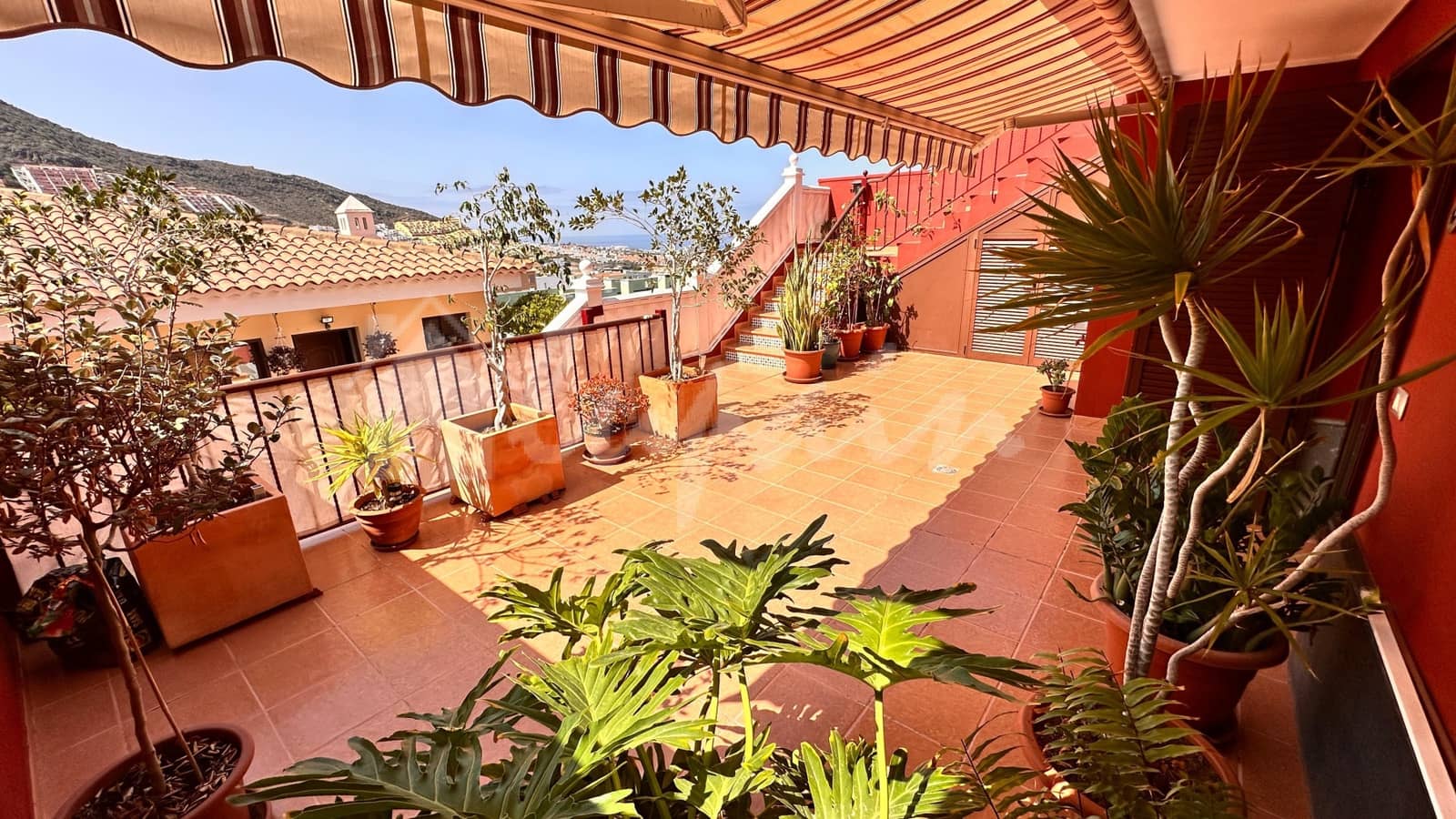 2 slaapkamer Huis te koop in Costa Adeje met zwembad - € 630.000 (Ref: 9355361)