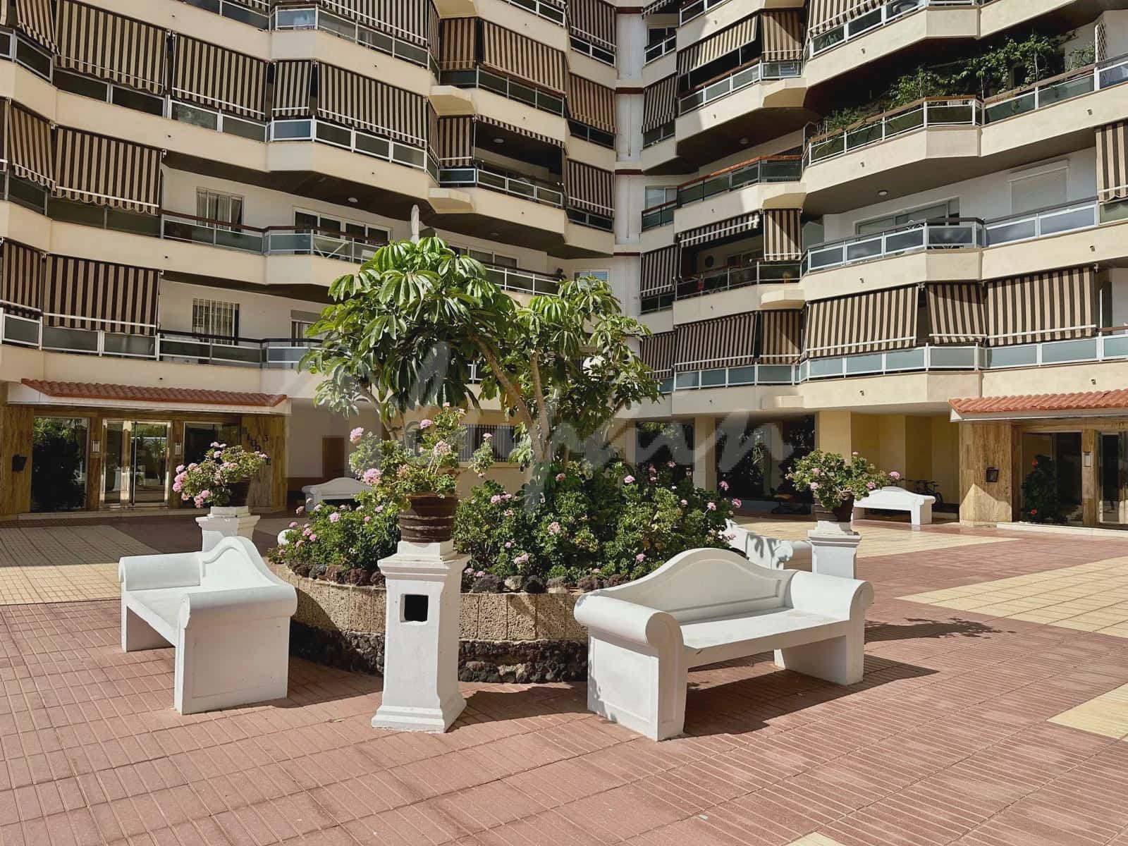 2 quarto Apartamento para venda em Los Cristianos com piscina - 369 000 € (Ref: 9355362)