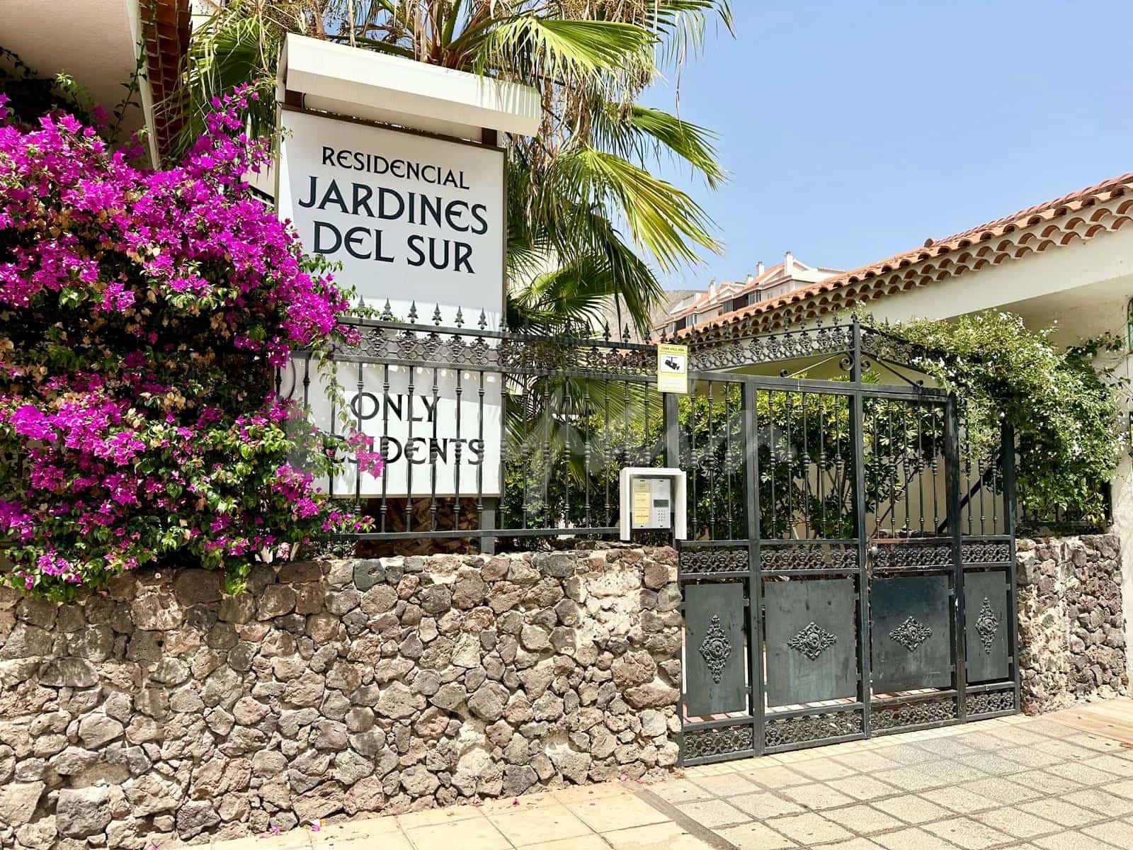 2 makuuhuone Huoneisto myytävänä paikassa Los Cristianos mukana uima-altaan - 369 000 € (Ref: 9355362)