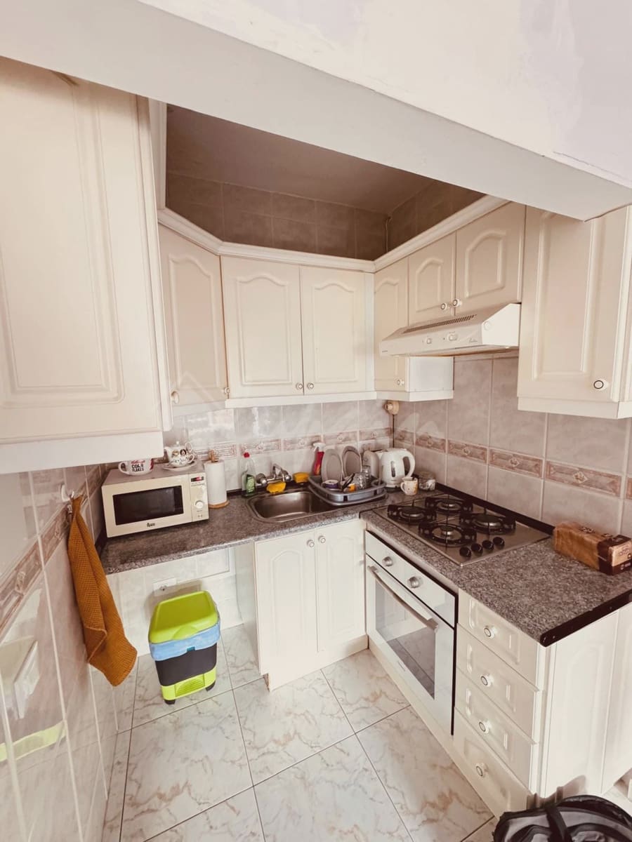 1 soverom Leilighet til salgs i Los Cristianos med svømmebasseng - € 270 000 (Ref: 9372245)