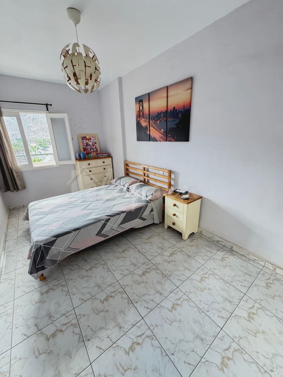 1 soverom Leilighet til salgs i Los Cristianos med svømmebasseng - € 270 000 (Ref: 9372245)