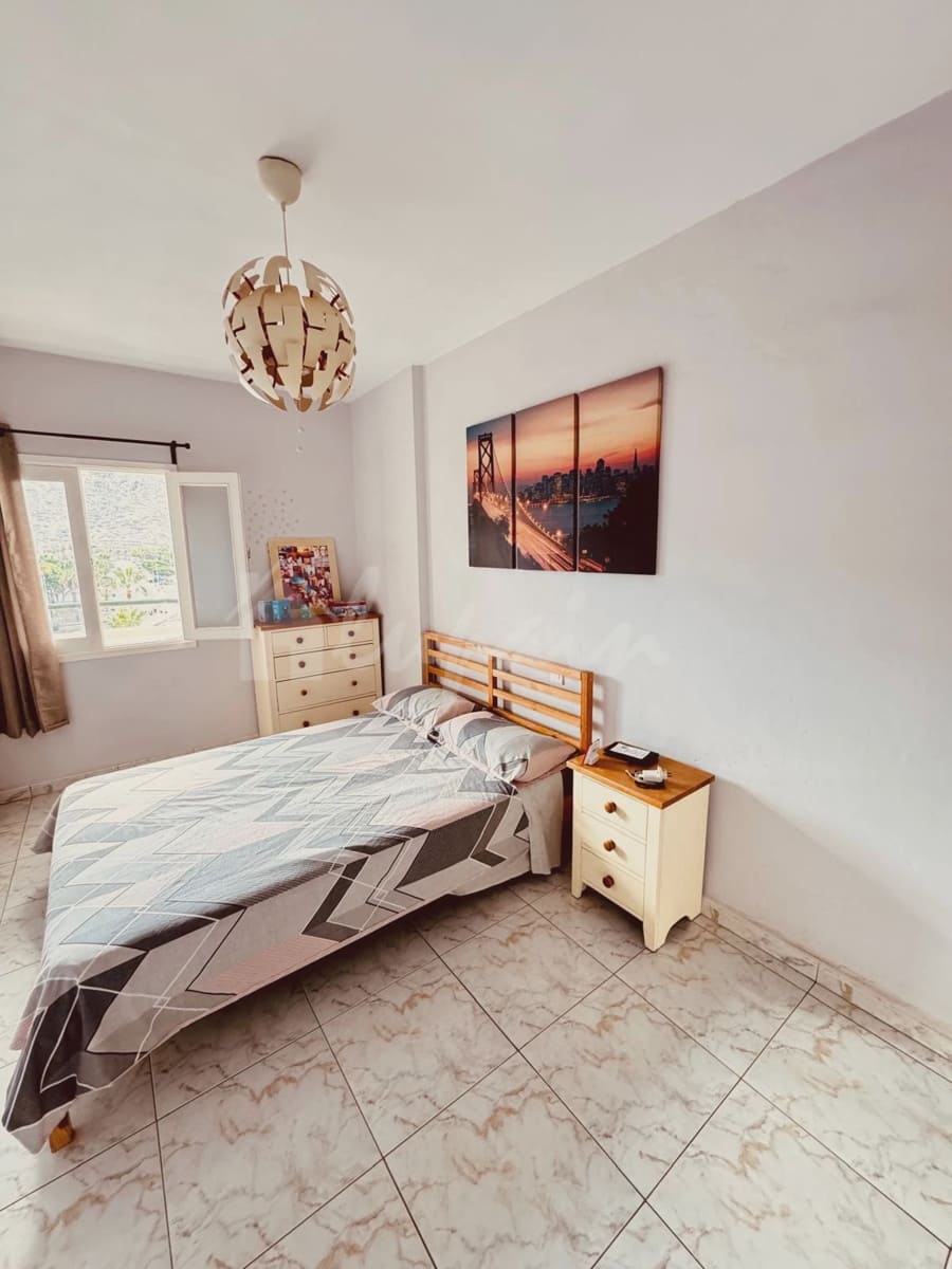 1 soverom Leilighet til salgs i Los Cristianos med svømmebasseng - € 270 000 (Ref: 9372245)