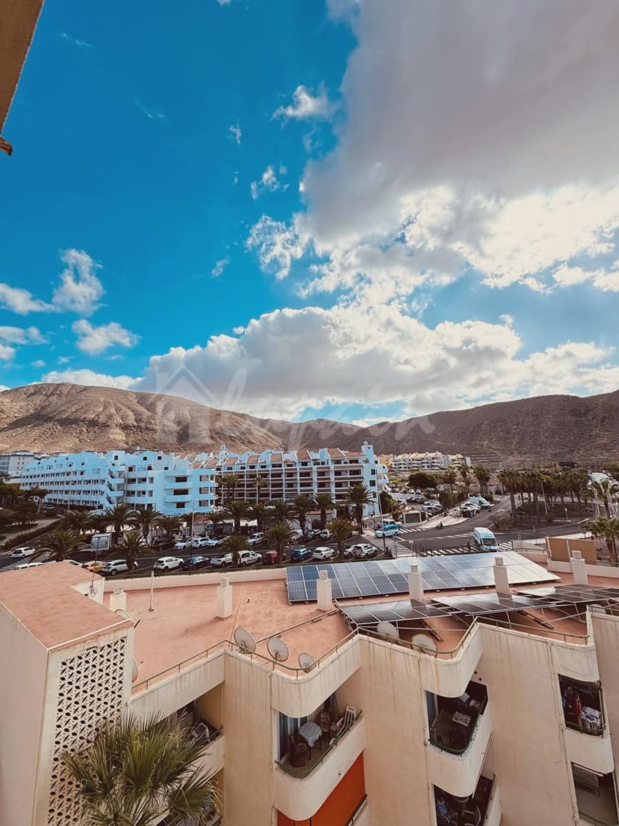 1 soverom Leilighet til salgs i Los Cristianos med svømmebasseng - € 270 000 (Ref: 9372245)