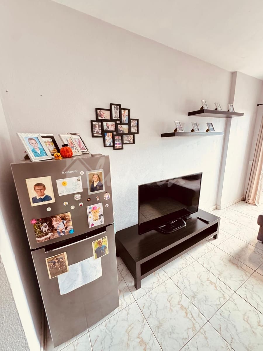 1 soverom Leilighet til salgs i Los Cristianos med svømmebasseng - € 260 000 (Ref: 9372245)