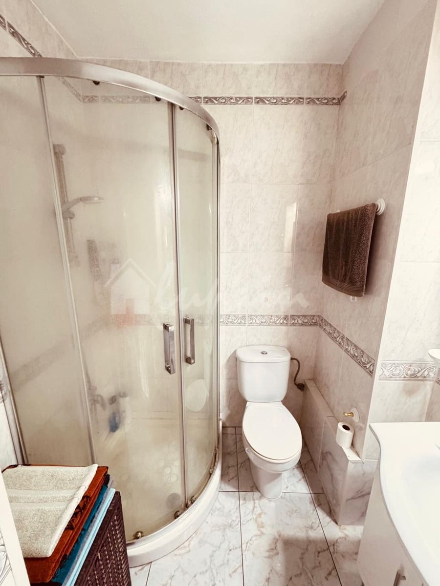 1 soverom Leilighet til salgs i Los Cristianos med svømmebasseng - € 260 000 (Ref: 9372245)