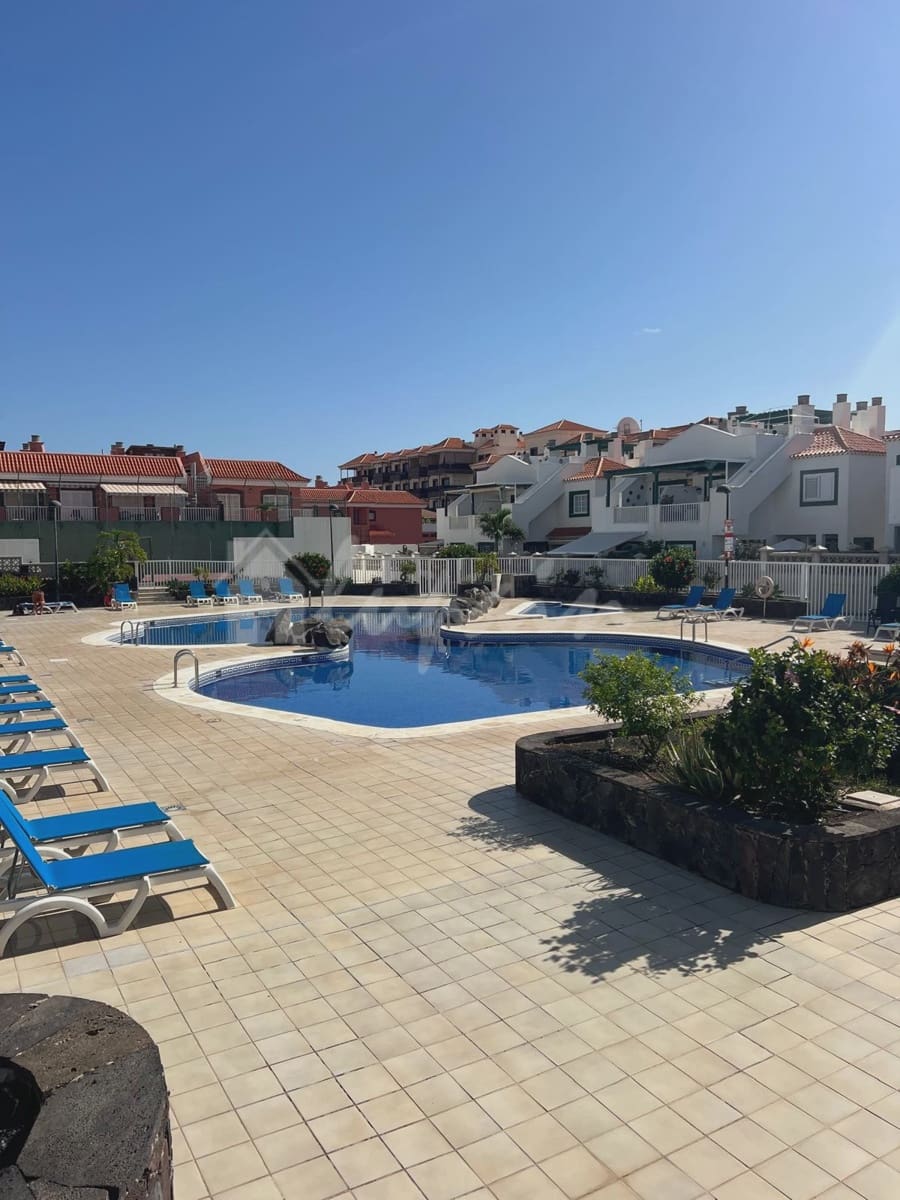 1 soverom Leilighet til salgs i Costa del Silencio med svømmebasseng - € 280 000 (Ref: 9386531)