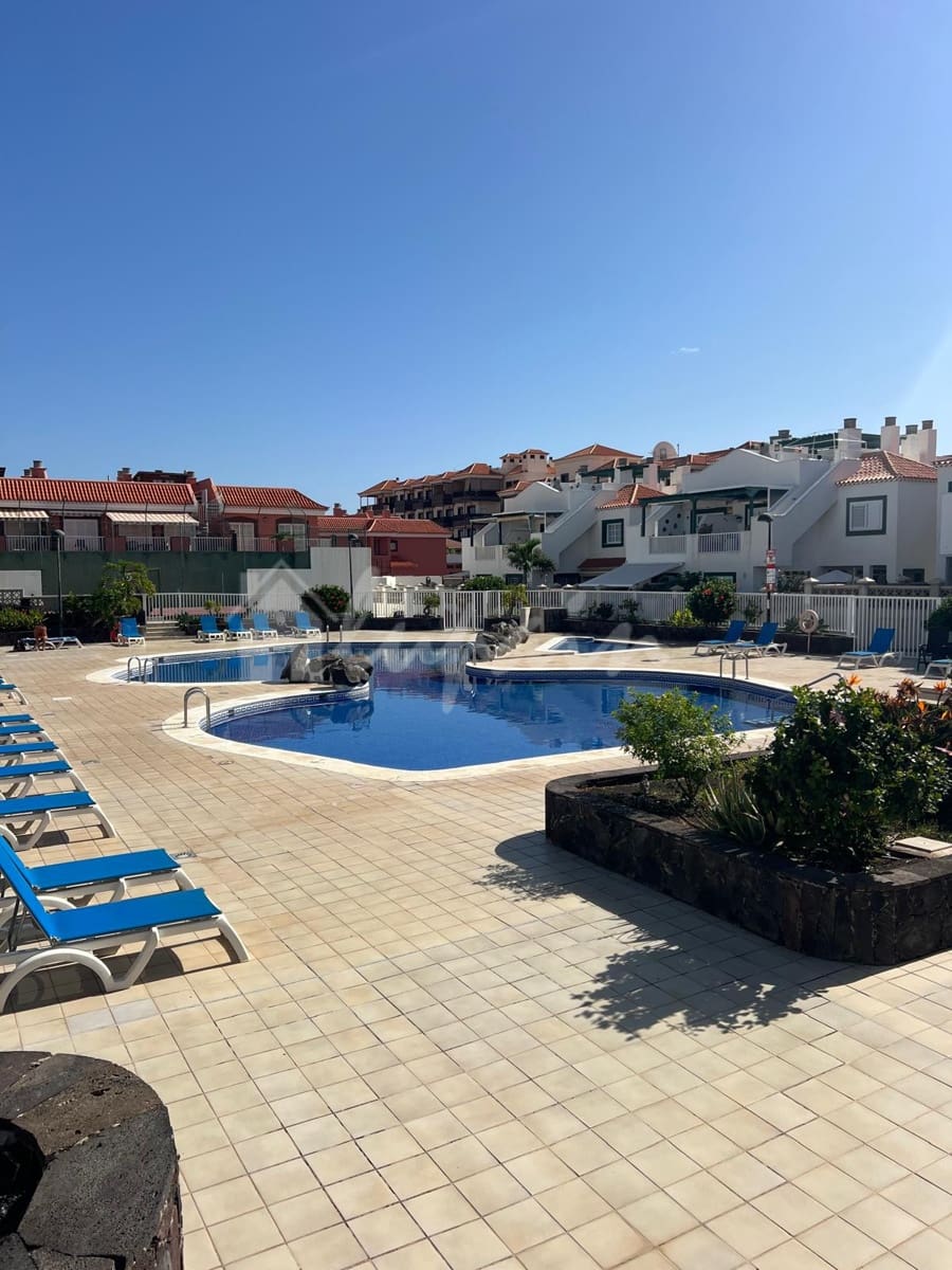 1 soverom Leilighet til salgs i Costa del Silencio med svømmebasseng - € 273 000 (Ref: 9386531)