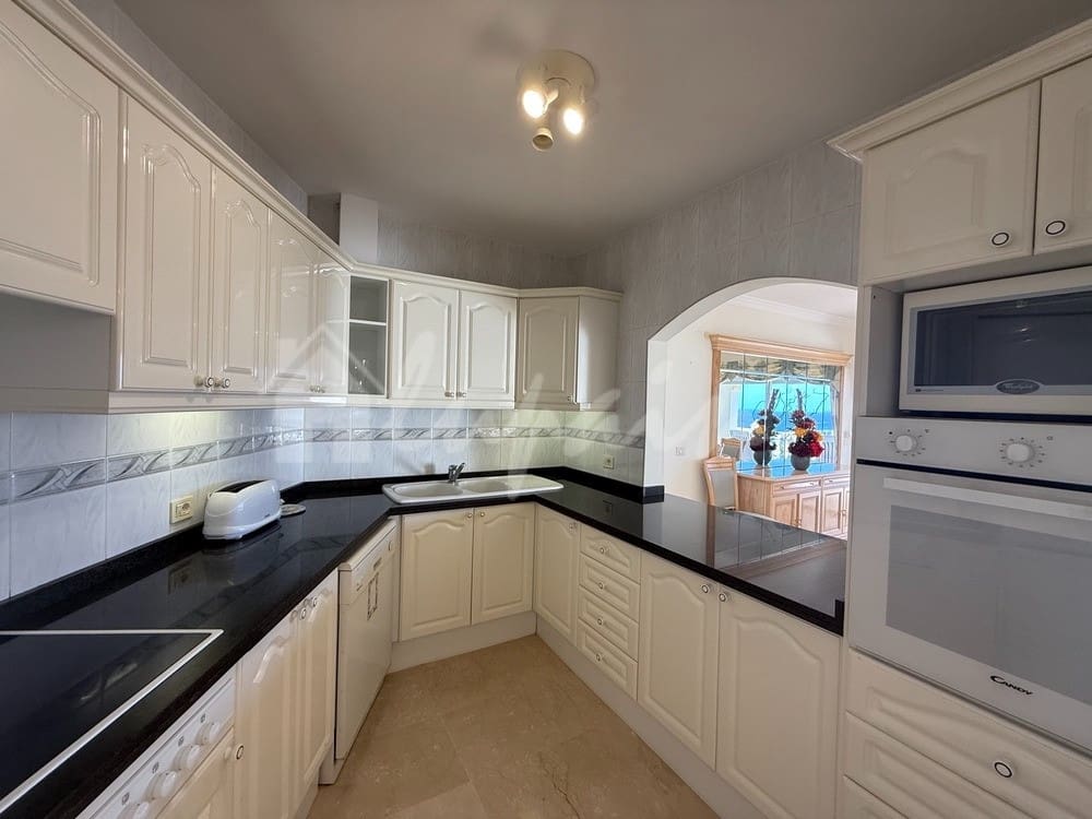 2 bedroom Apartment for sale in San Eugenio with pool - € 499,000 (Ref: 9400132)