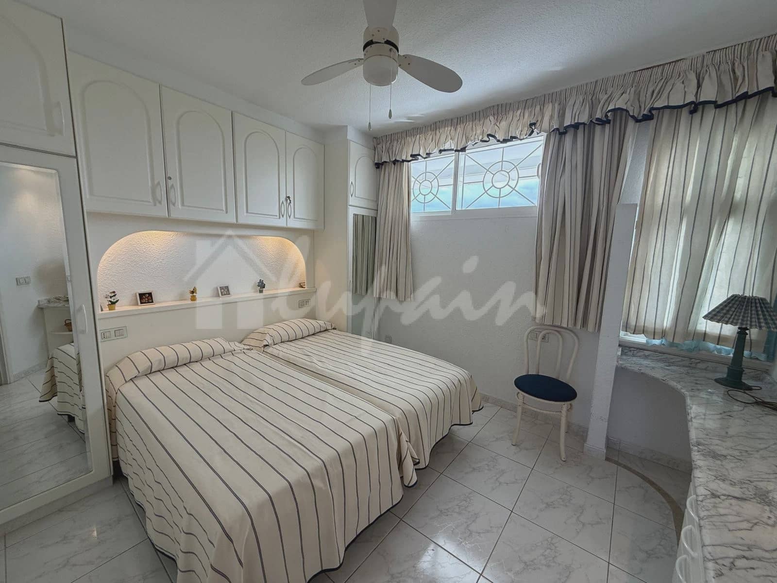 1 bedroom Apartment for sale in San Eugenio with pool - € 425,000 (Ref: 9400133)