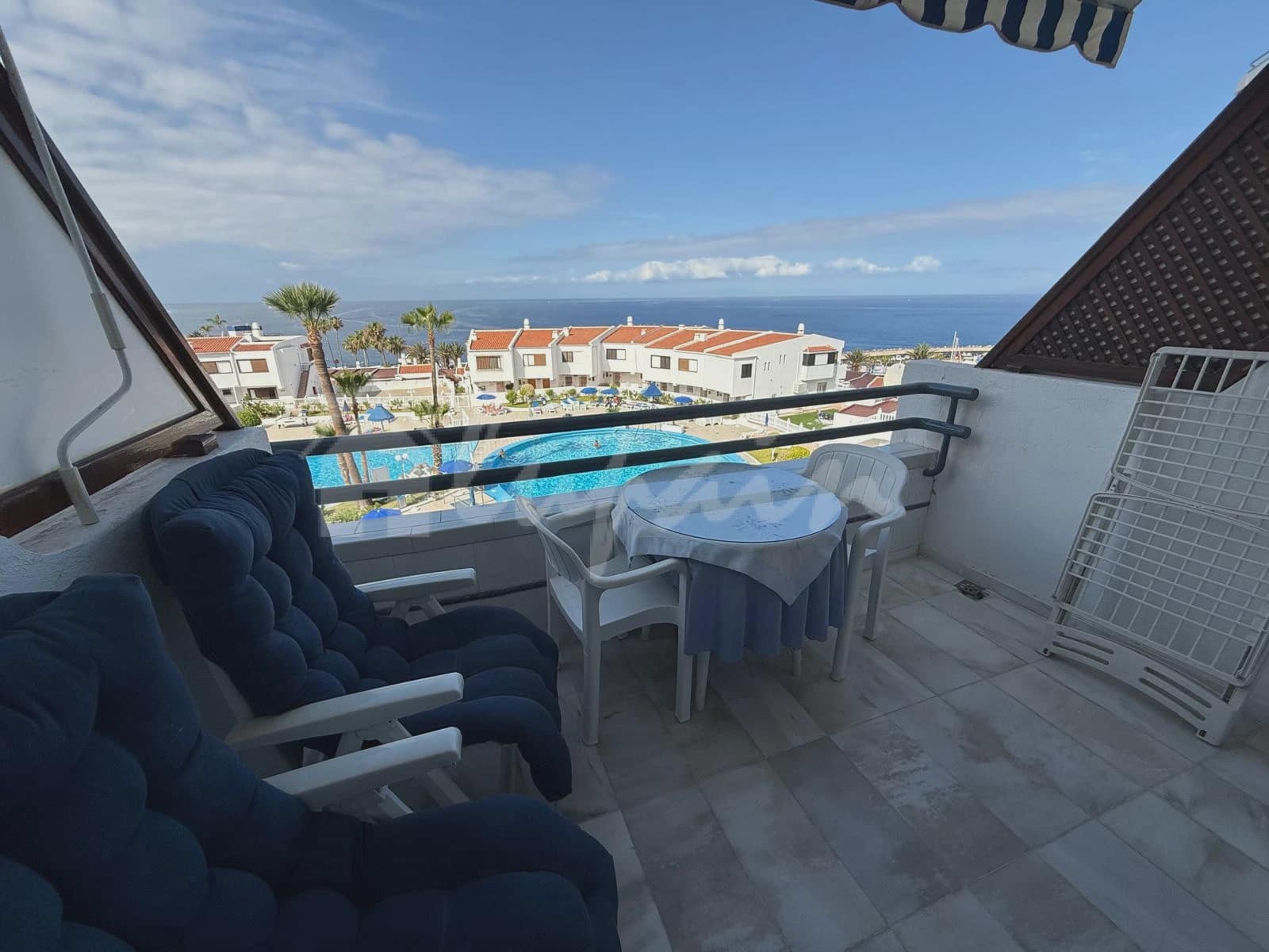1 bedroom Apartment for sale in San Eugenio with pool - € 425,000 (Ref: 9400133)