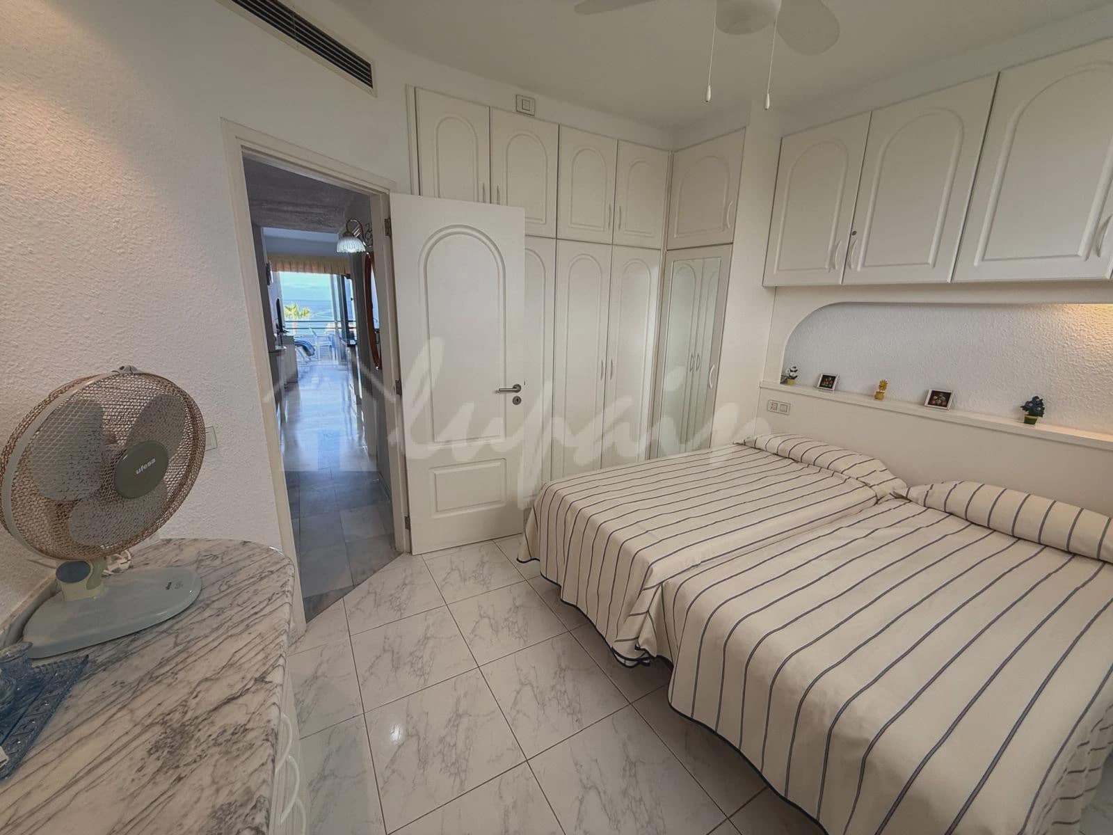 1 bedroom Apartment for sale in San Eugenio with pool - € 425,000 (Ref: 9400133)