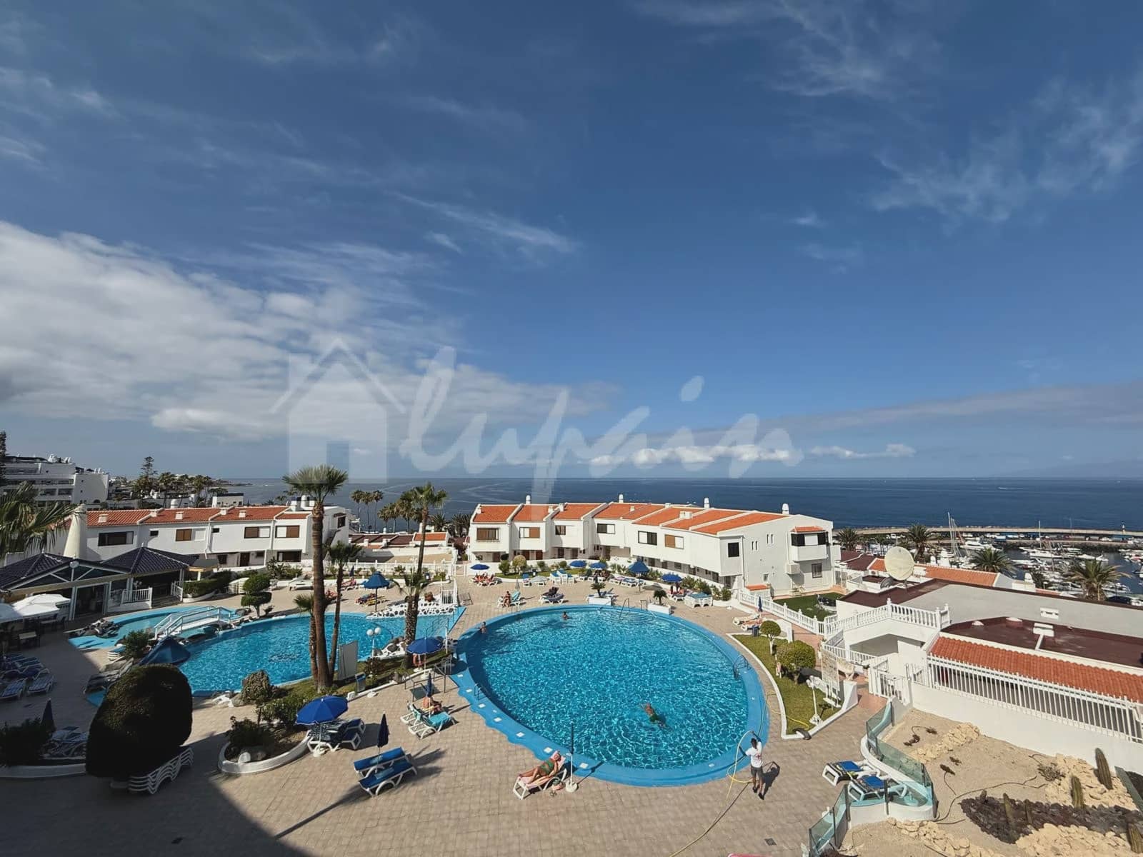 1 bedroom Apartment for sale in San Eugenio with pool - € 425,000 (Ref: 9400133)
