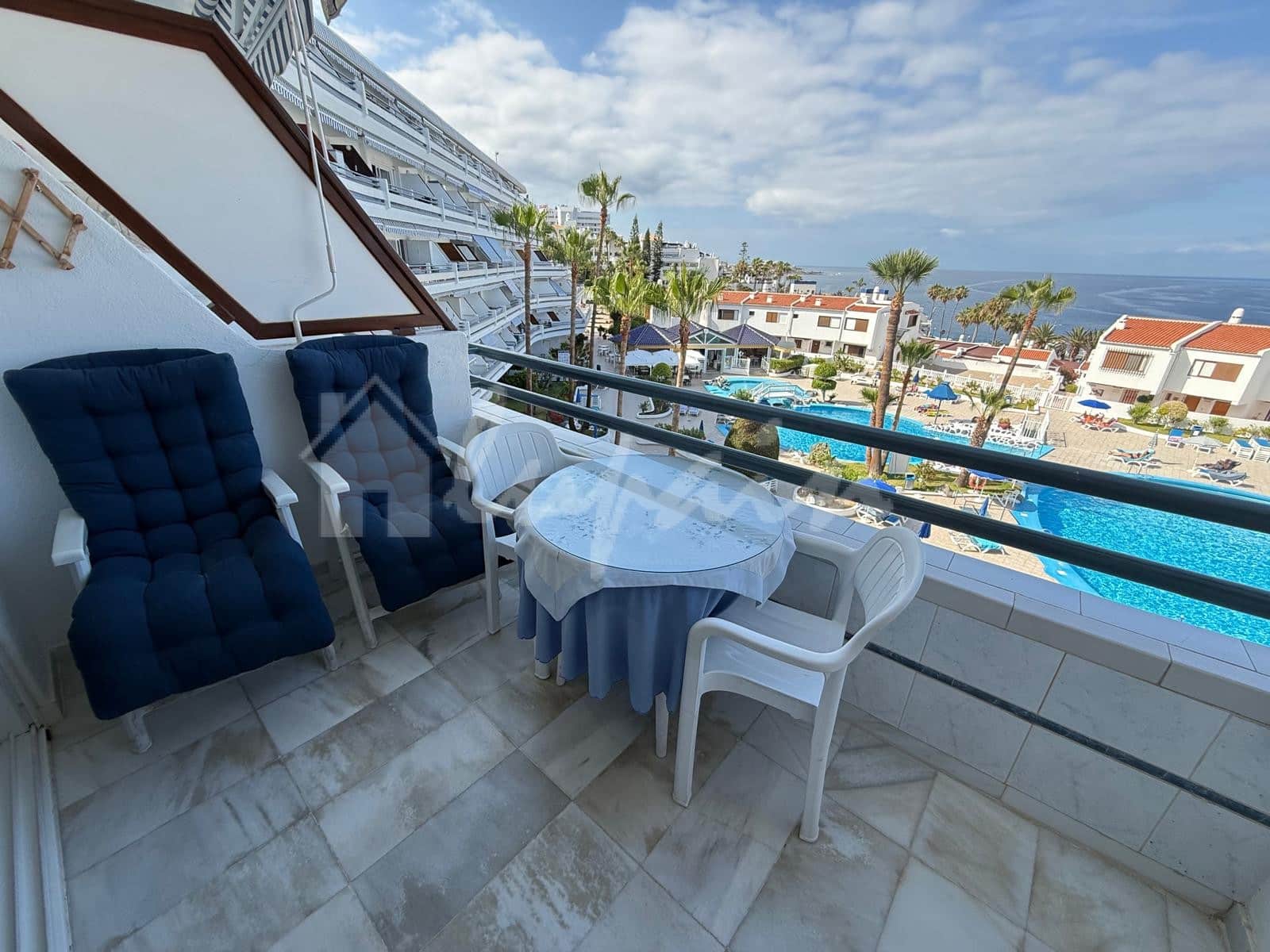 1 soveværelse Lejlighed til salg i San Eugenio med swimmingpool - € 425.000 (Ref: 9400133)