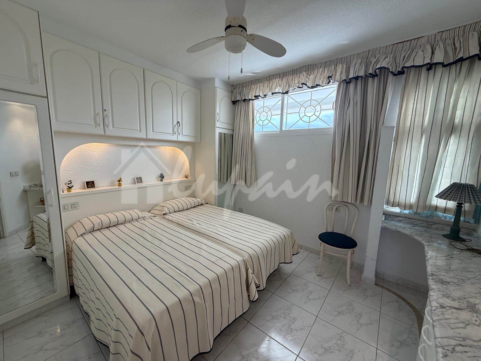 1 soveværelse Lejlighed til salg i San Eugenio med swimmingpool - € 425.000 (Ref: 9400133)